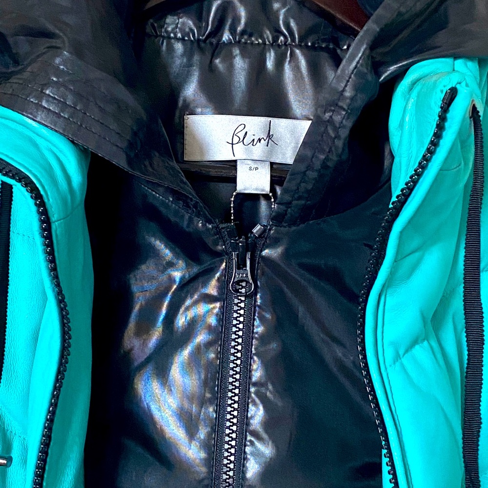 Vest - Picture 3 of 4